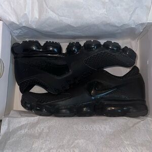 Nike Vapormax - very lightly worn (only ever tried on)